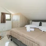 Kipoi Lejlighed *