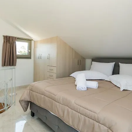 Kipoi Apartmán *